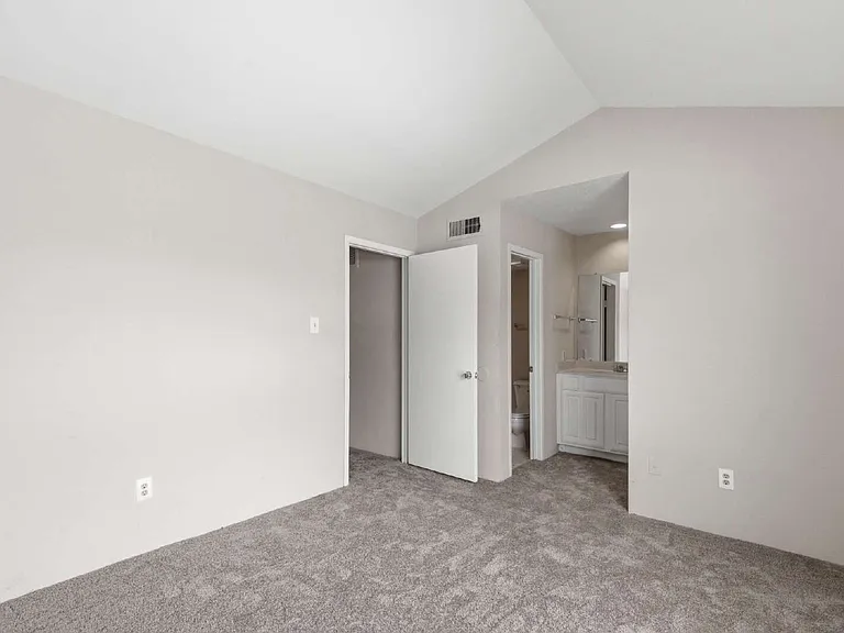 2120 Wilcrest Dr #108 — Photo 12