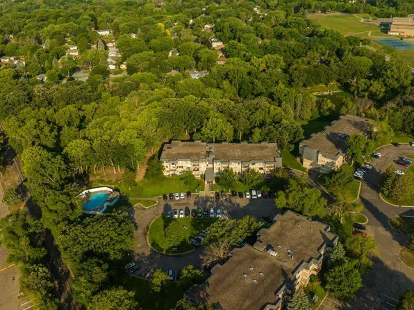 4001 Heritage Hills Dr APT 206, Bloomington, MN 55437