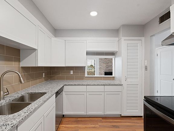 4th image of 5030 Alabama St APT 20