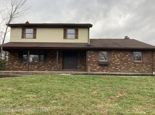 933 Line Rd, Lake Ariel, PA 18436