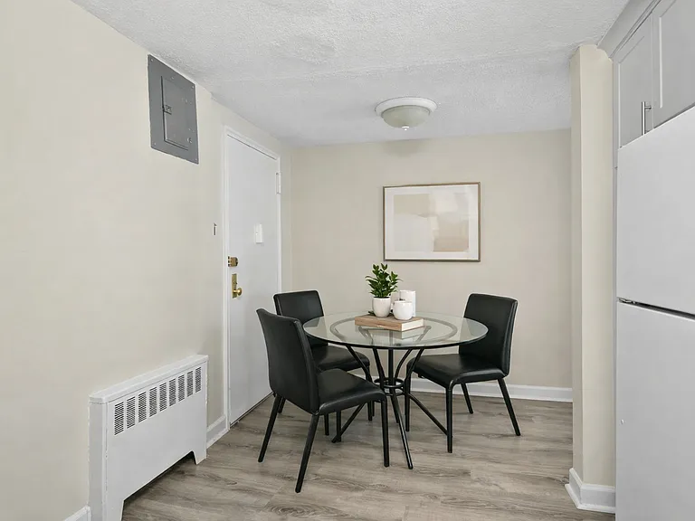 28 Stevens St #E — Photo 3
