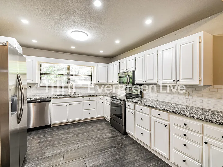 8549 Wild Cherry Dr — Photo 5