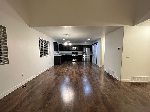 4th image of 314 W Willow Creek Dr
