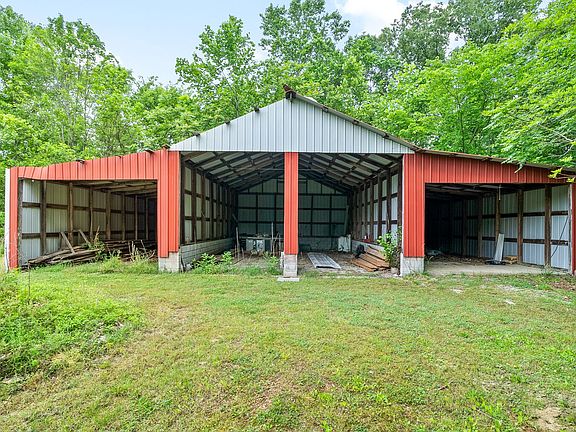 5th image of 2375 Hooks Ln