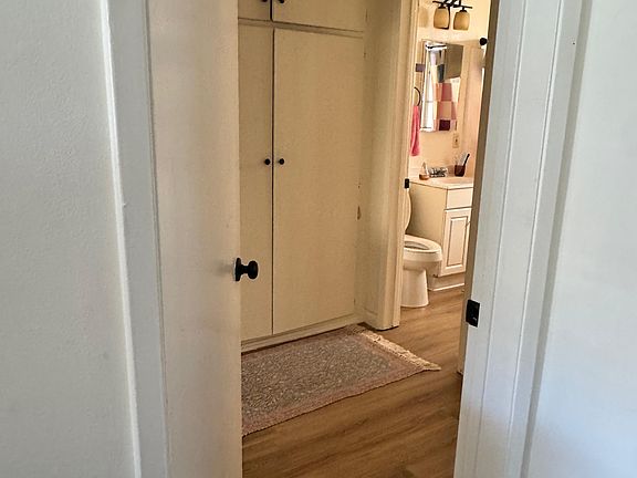 5th image of 2446 Mohawk St