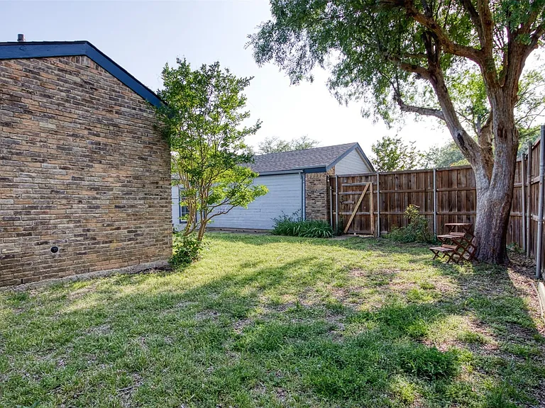 3809 Graphic Pl — Photo 23