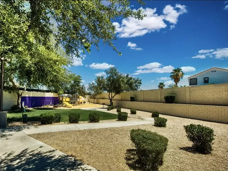 Villas on Bell — Photo 23
