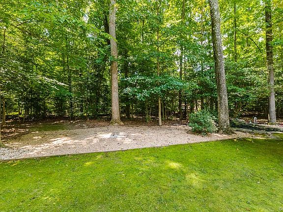 5th image of 9129 Stephens Manor Dr