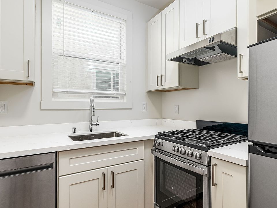 1st image of 2128 Van Ness Ave APT 305