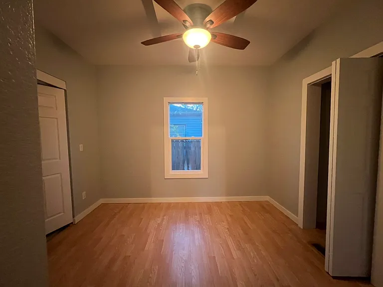 3901 Oliver Ave — Photo 2