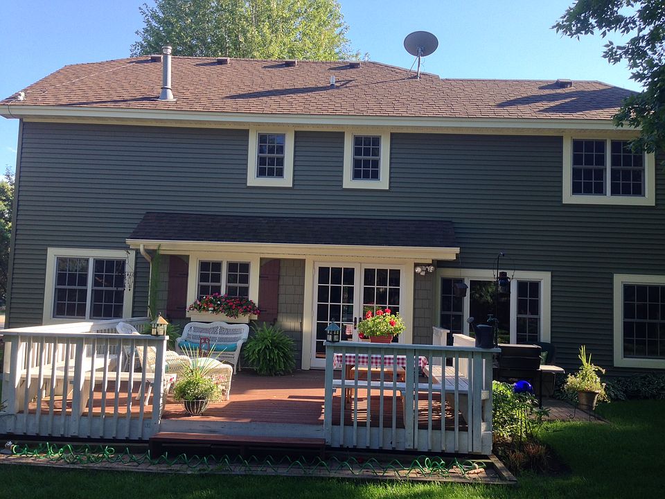 2nd image of 223 Bridge St