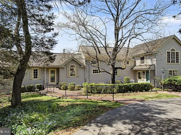 542 Headquarters Rd, Ottsville, PA 18942