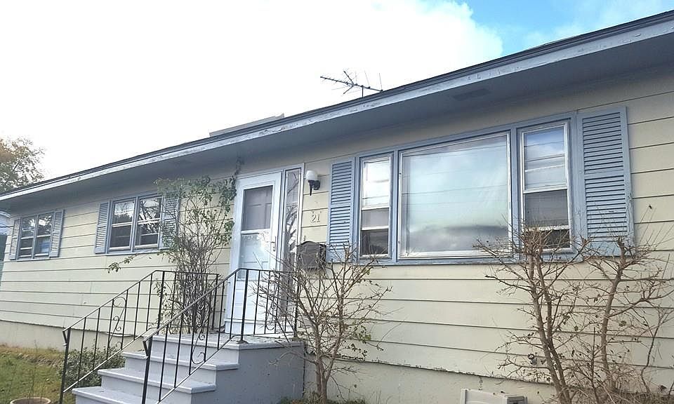 1st image of 21 Glenwood Dr