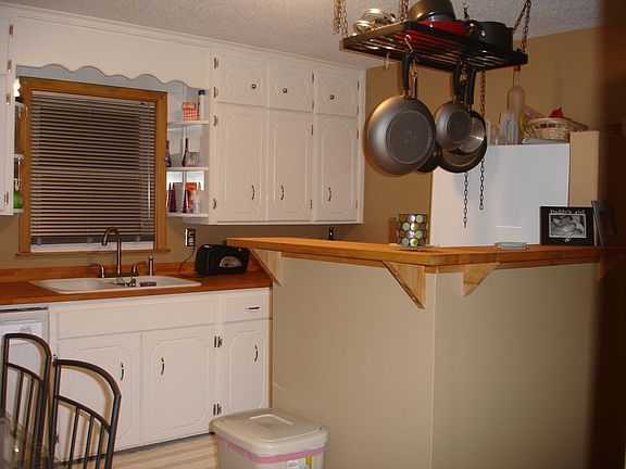 kitchen breakfast bar
