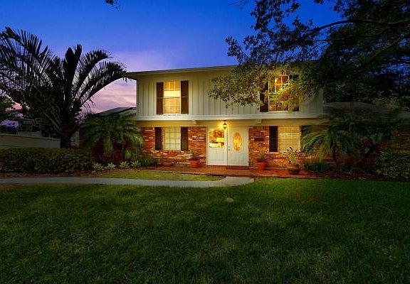 Home For Sale In Lake Park