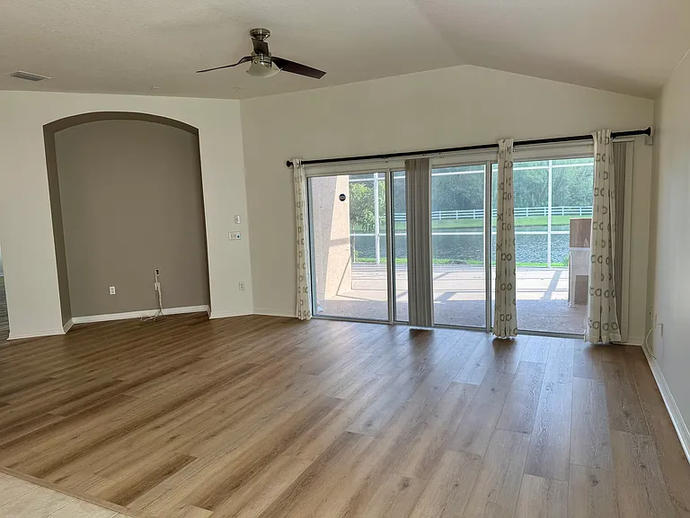 1819 Creekwater Blvd — Photo 3