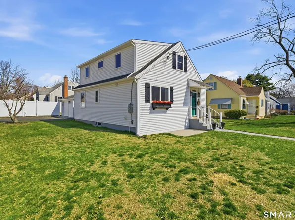 21 Deepwood Drive, Manchester, CT 06040