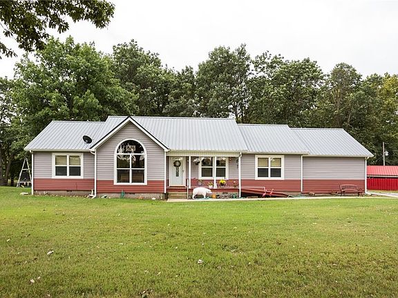 3rd image of 24823 W Highway 72