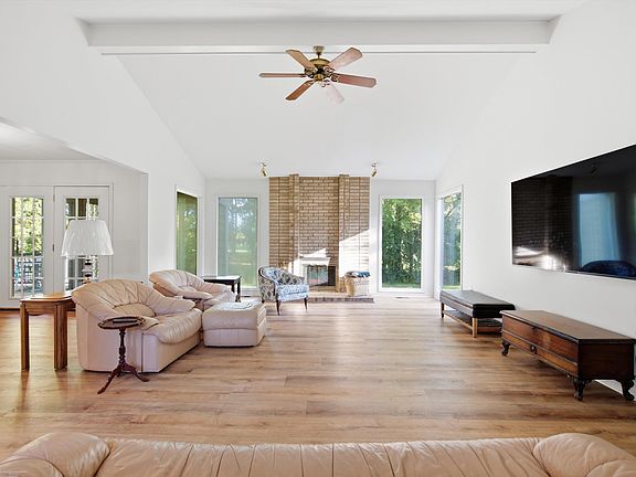 4th image of 3016 Charlwood Dr