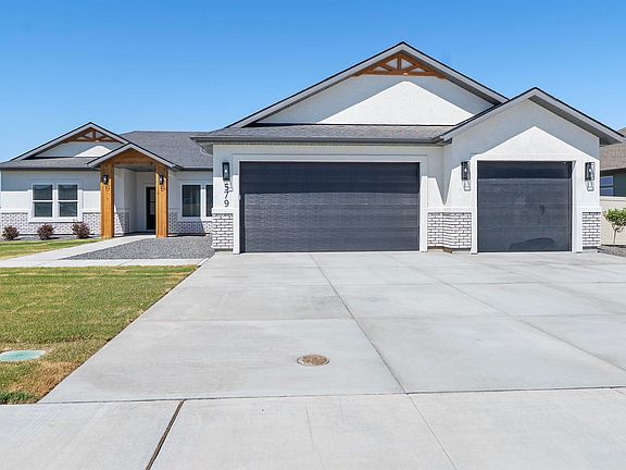 2nd image of 579 Moonstone Rd