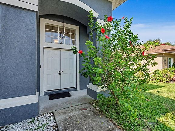 5th image of 12640 Longcrest Dr