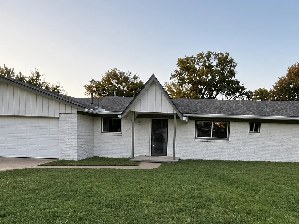 508 W Vandalia St S
