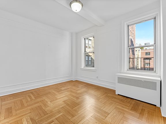 3rd image of 115 E 89th St APT 8E