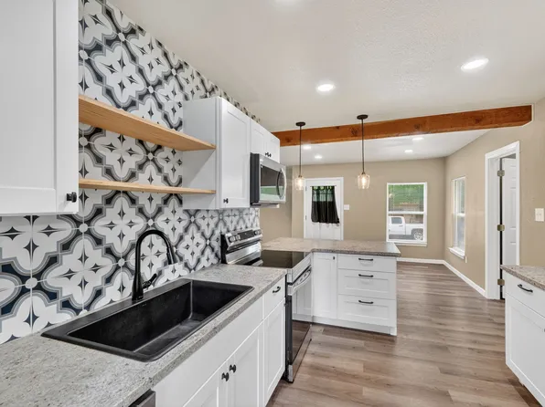 712 SE 18th St, Mineral Wells, TX 76067