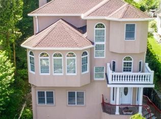 389 Marbledale Rd, Tuckahoe, NY 10707