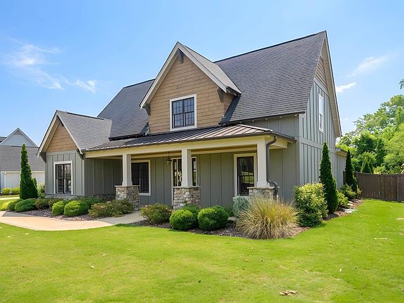 3rd image of 2756 Blackridge Ln
