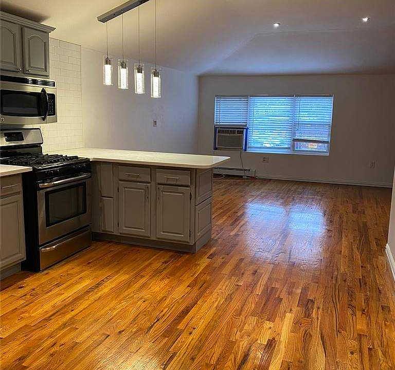 1st image of 161-18 140th Ave