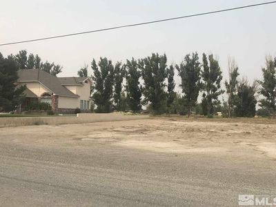6 La Buena Vida Ln, Yerington, NV, 89447