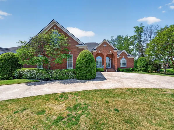 318 Hurst Dr, Old Hickory, TN 37138