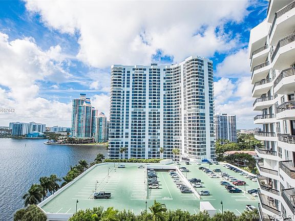 3rd image of 3600 Mystic Pointe Dr APT 1403