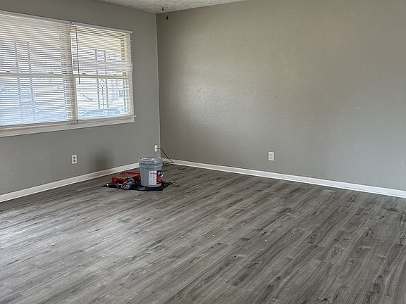 3rd image of 1100 Apache Dr