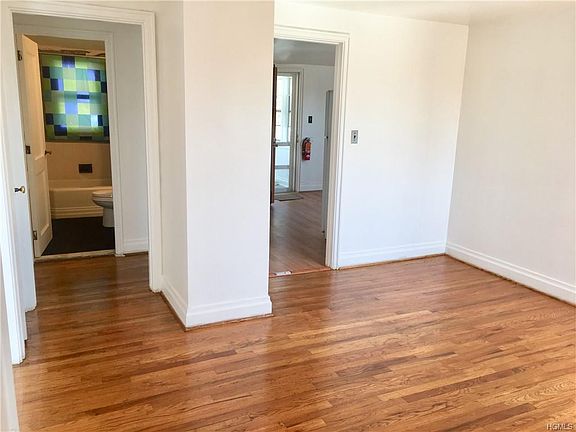 3rd image of 8 Columbia Ave