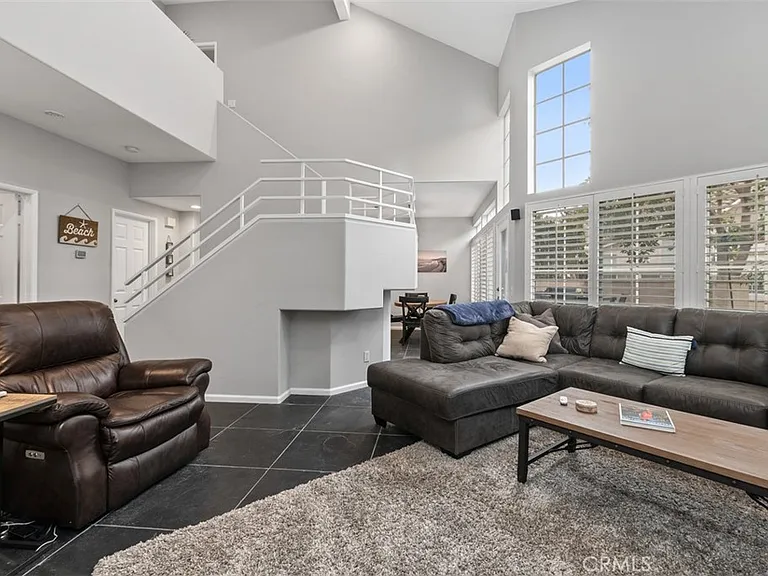 98 Shorebreaker Dr — Photo 2