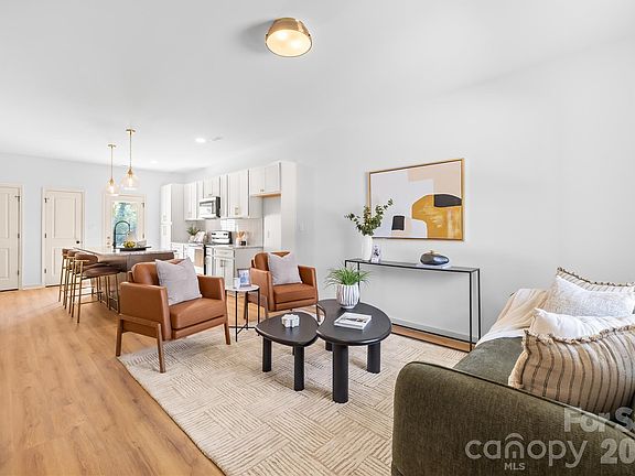 5th image of 729 Clarinda St