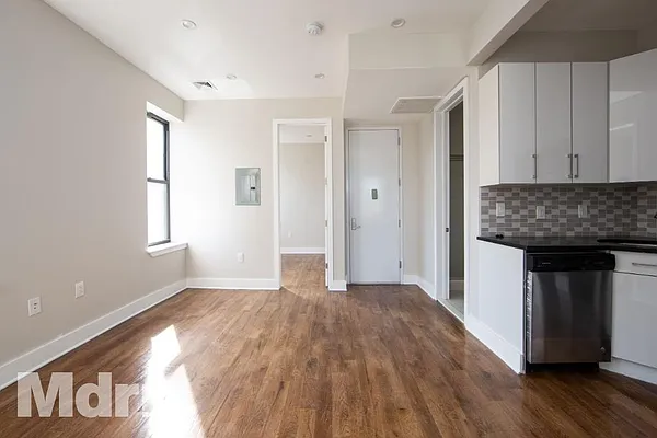 Rented by Mdrn Residential | media 67