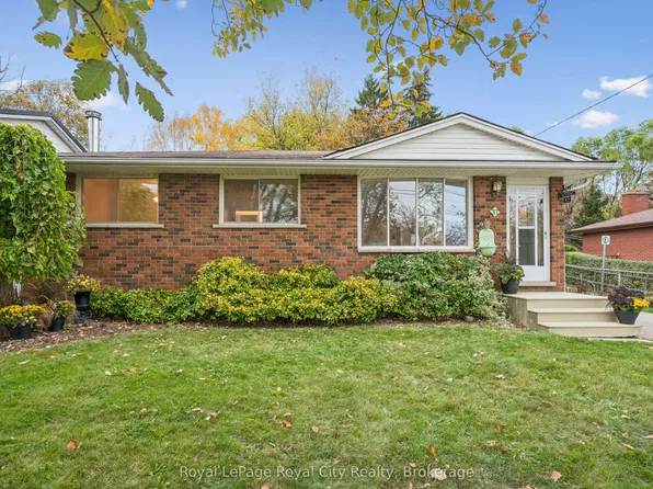 37 Kenwood Cres, Guelph, ON N1H 6E4