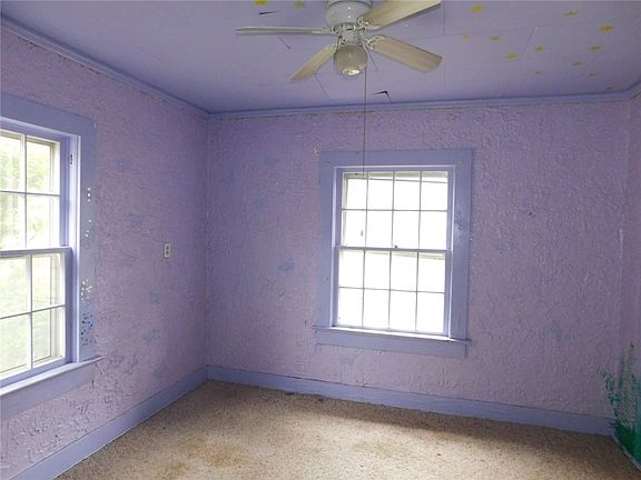 5th image of 616 S Wright St
