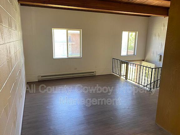 3rd image of 1000 E Garfield St #11