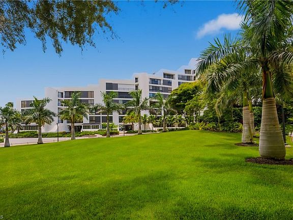 3rd image of 2316 Gulf Shore BLVD N #411