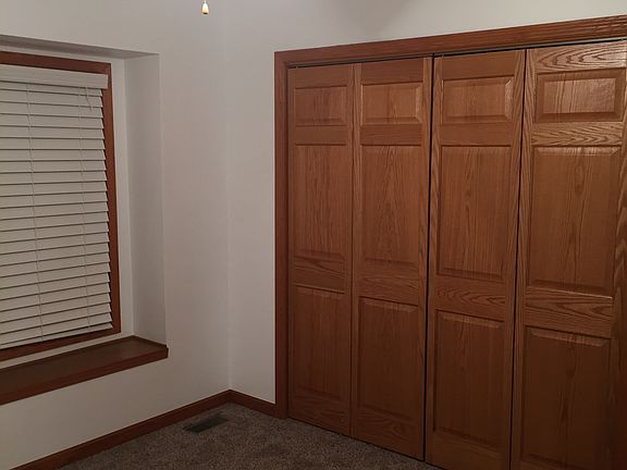 4th image of 266 Highpoint Cir S