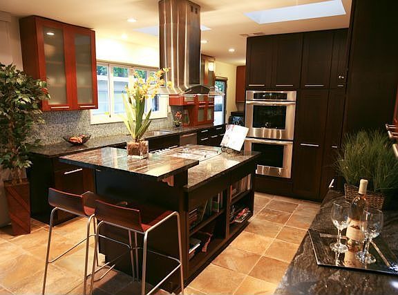 Gourmet kitchen
