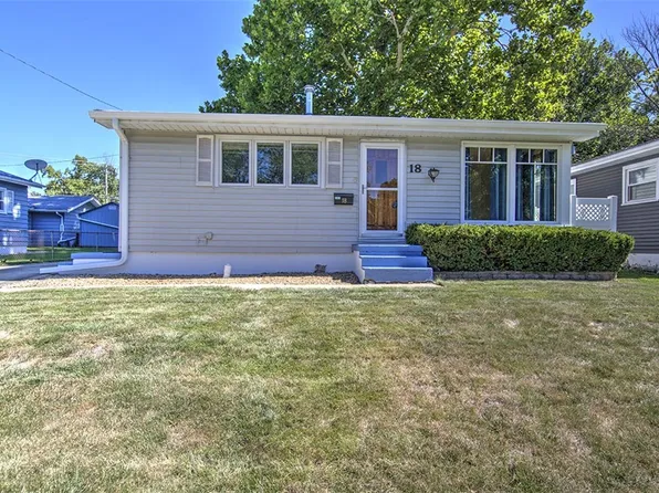 18 Kaydon Dr, Decatur, IL 62521