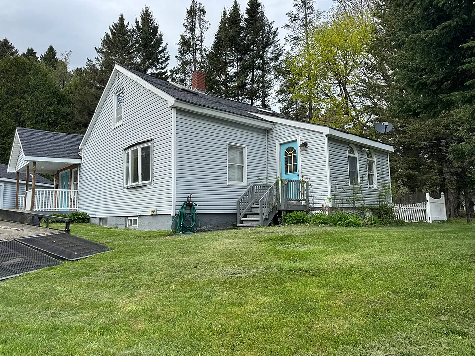 67 W River Rd