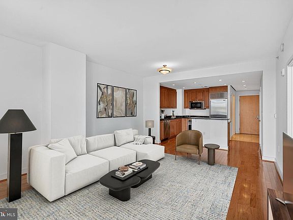 4th image of 6820 Wisconsin Ave #5004