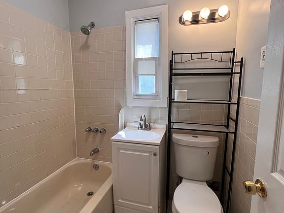4th image of 161 Wilkinson Ave Unit 2