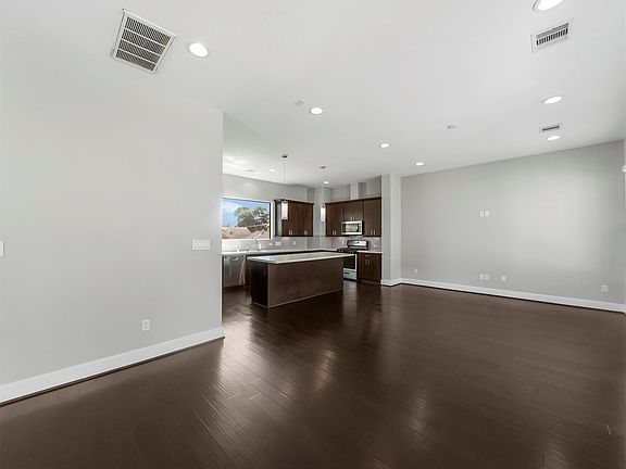 4th image of 1607 Milby St #B